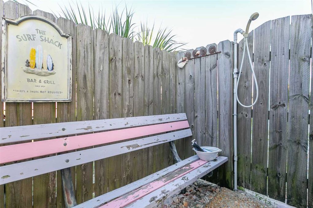 Panferio 813 - The Pink Salmon House / Cottage rental in Pensacola Beach House Rentals in Pensacola Beach Florida - #32