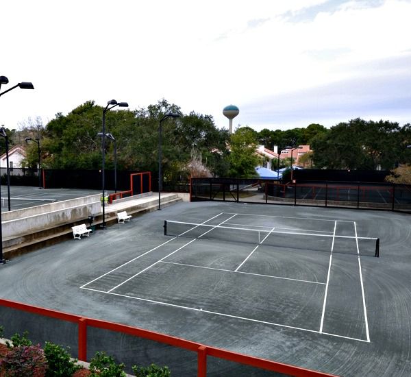 Tennis courts at TOPS'L Beach Manor   in Destin Florida