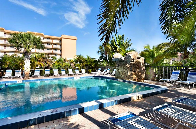 Riviera Club | Fort Myers Beachfront Luxury Resort