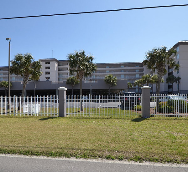 Exterior view from the street at Island Princess Fort Walton