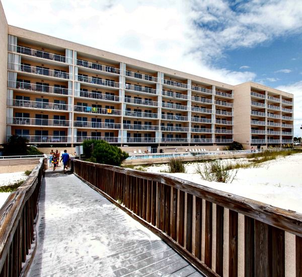 Islander Beach Resort  in Fort Walton Florida is directly on the Gulf