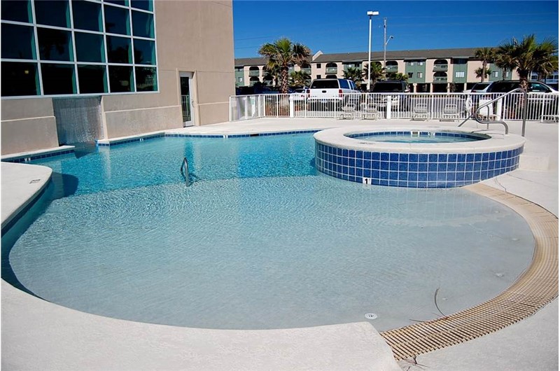 Inviting pool at Crystal Shores West Condo in Gulf Shores Alabama