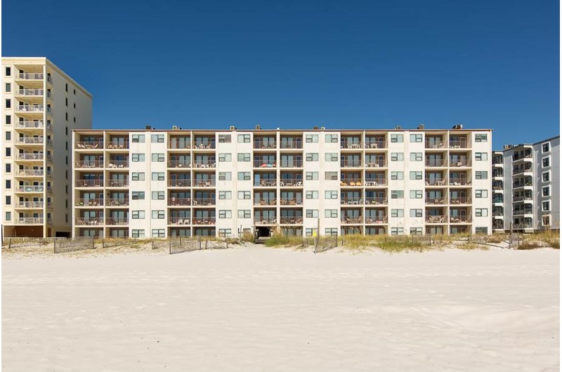 Island Shores in Gulf Shores Alabama is directly on the Gulf