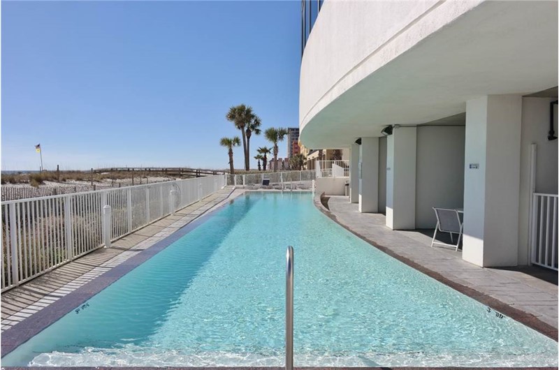 Large pool at Island Tower in Gulf Shores Alabama