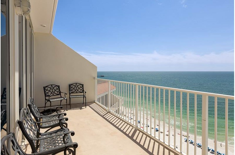 Enjoy sweeping views from your beachfront balcony at the Lighthouse Gulf Shores.