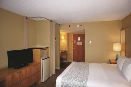 La Quinta Inn & Suites Sarasota in Sarasota FL 37