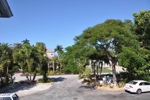 Lido Islander Inn and Suites - Sarasota in Sarasota FL 98