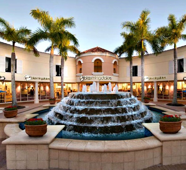 Miromar Outlets in Fort Myers Beach Florida