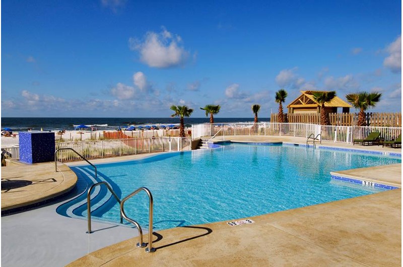 Gorgeous pool right on the beach at Escapes! To the Shores in Orange Beach AL