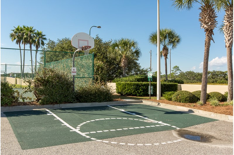 Basketball court at Phoenix VII in Orange Beach Alabama