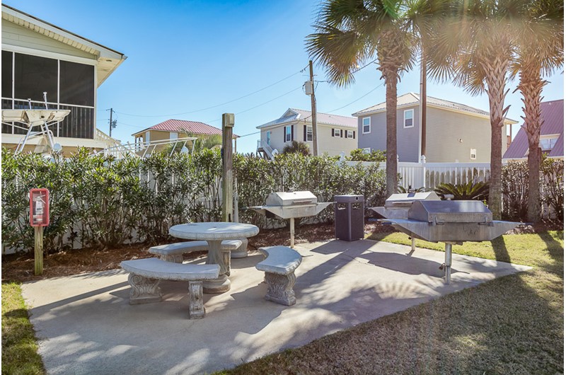 Enjoy grilling with the family at Tradewinds Condominiums in Orange Beach Alabama