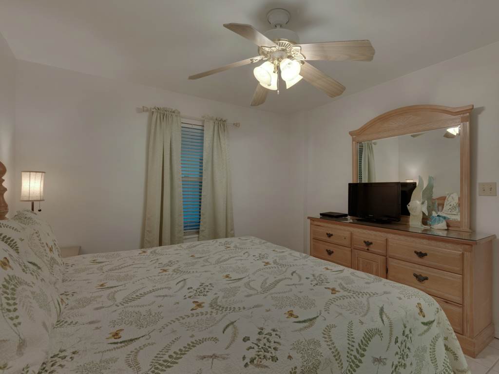 Pelican Beach Resort 1704 Condo rental in Pelican Beach Resort in Destin Florida - #10
