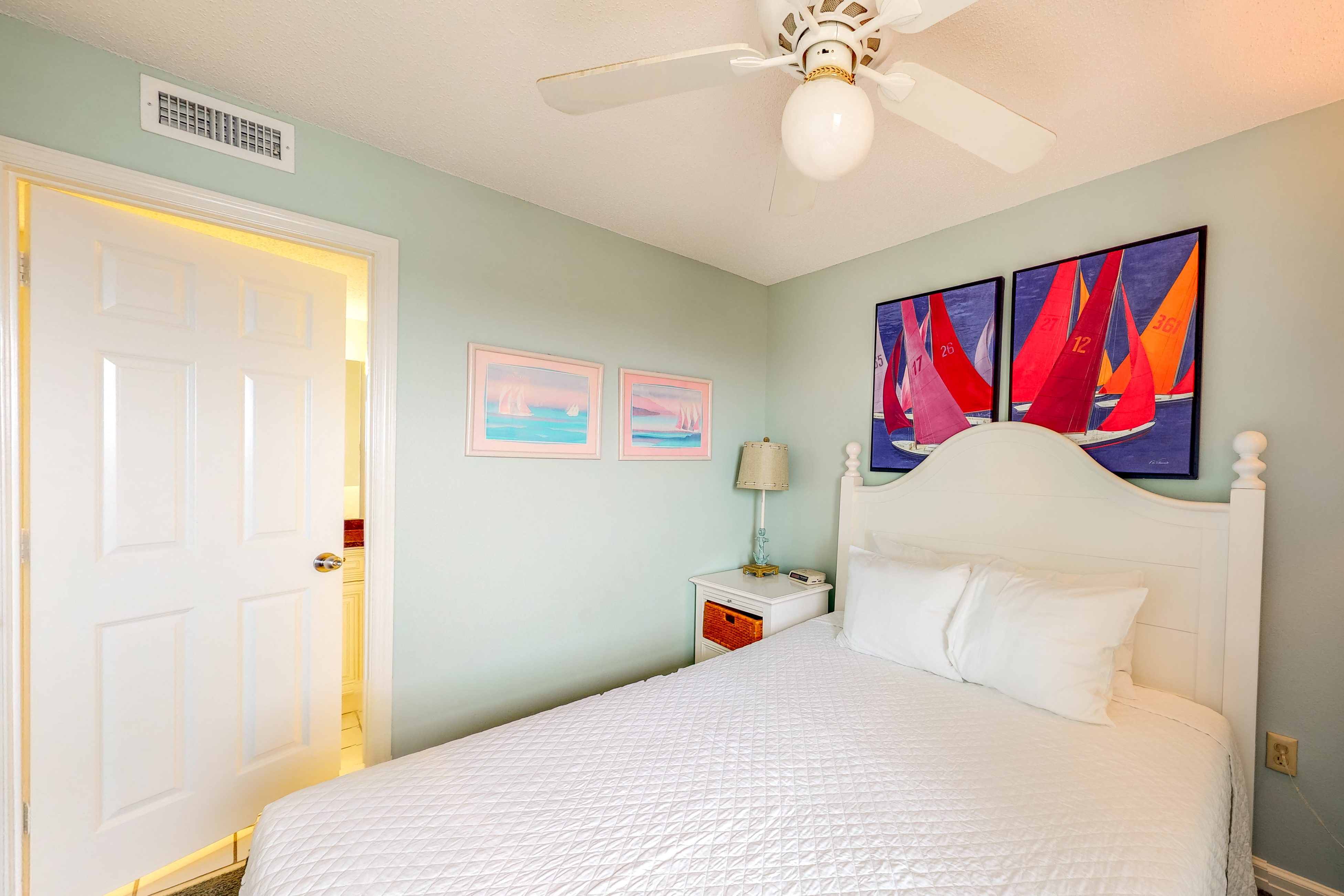 Pelican Beach Resort 1717 Condo rental in Pelican Beach Resort in Destin Florida - #17