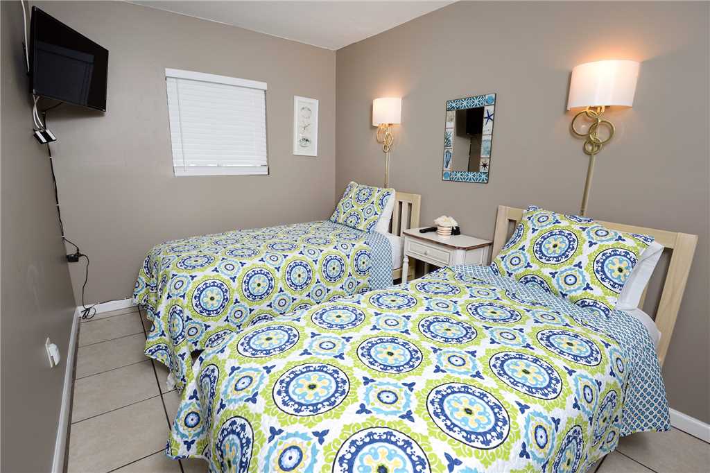Regency 624 3 Bedrooms Beachfront Wi-Fi Pool Sleeps 8 Condo rental in Regency Towers in Panama City Beach Florida - #17