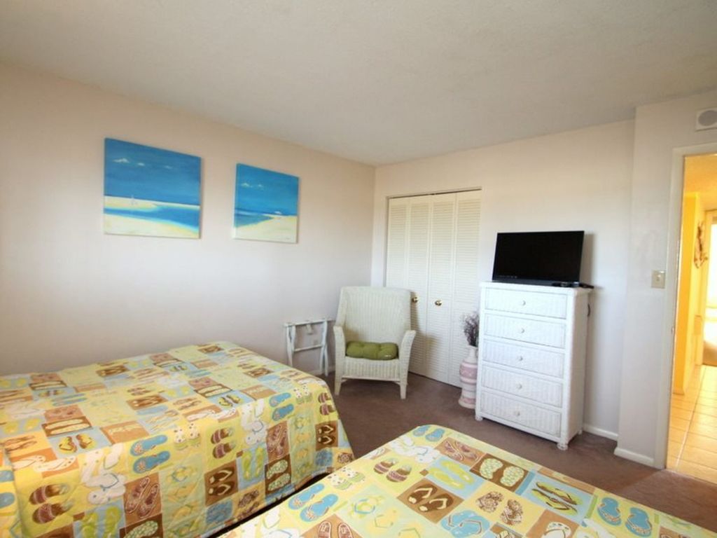 Regency 719 2 Bedrooms Beachfront Wi-Fi Pool Sleeps 8 Condo rental in Regency Towers in Panama City Beach Florida - #16
