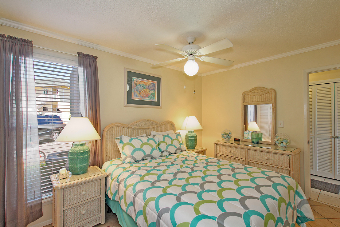 1042 Condo rental in Sandpiper Cove in Destin Florida - #17