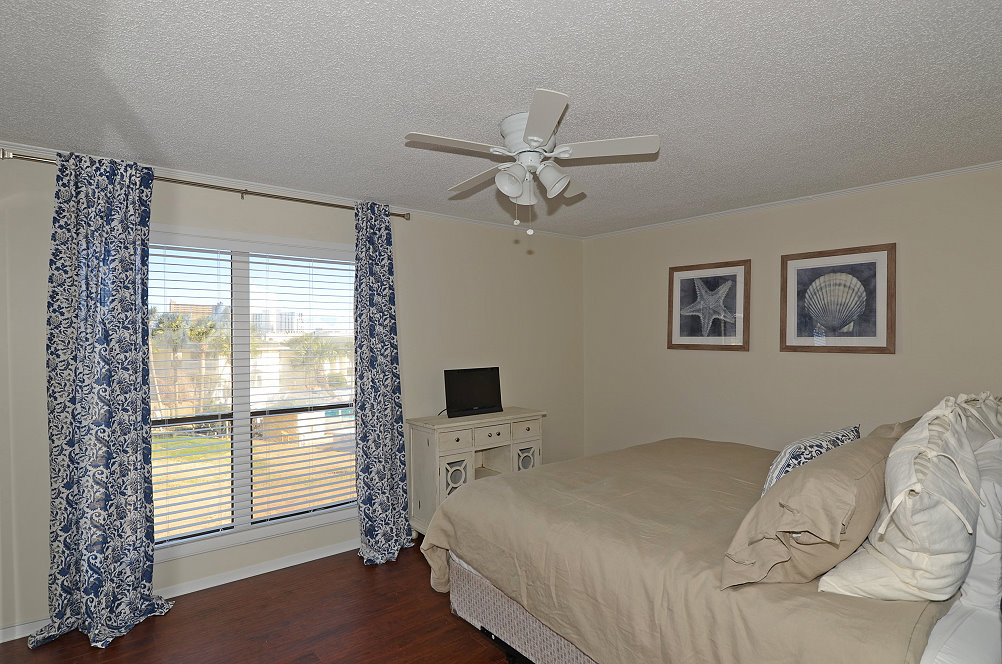 2070 Condo rental in Sandpiper Cove in Destin Florida - #15