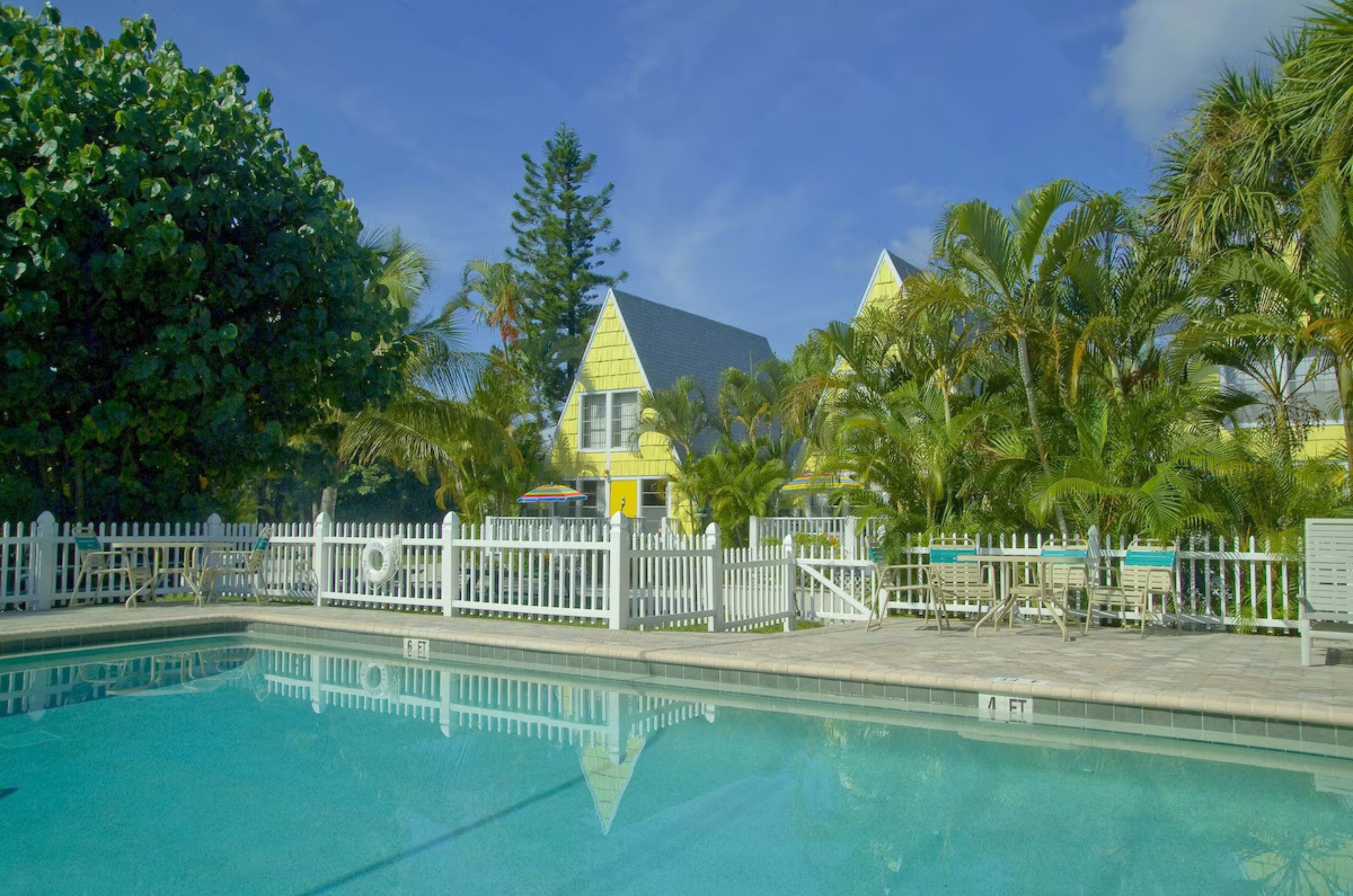 Anchor Inn & Cottages - https://www.beachguide.com/sanibel-captiva-vacation-rentals-anchor-inn--cottages--789-0-20241-3581.jpg?width=185&height=185