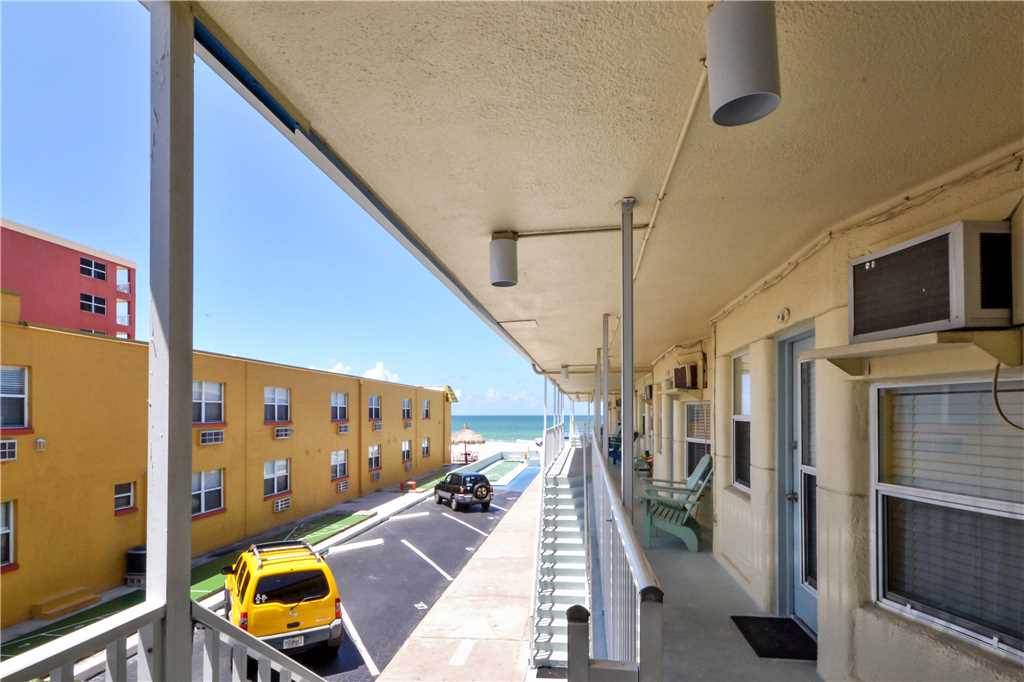 Sea Rocket 15 Studio Second Floor BBQ Area WiFi Sleeps 4 Condo rental in Sea Rocket in St. Pete Beach Florida - #17