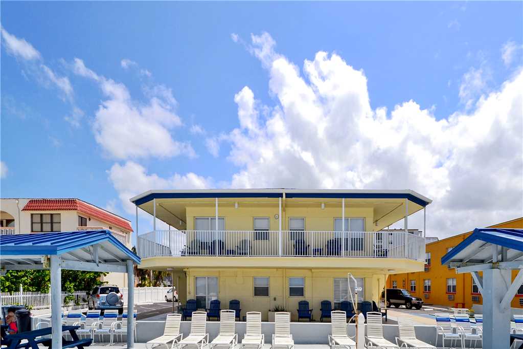 Sea Rocket 21 Studio Second Floor BBQ Area WiFi Sleeps 4 Condo rental in Sea Rocket in St. Pete Beach Florida - #13