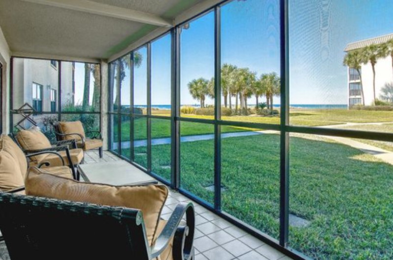 Seaside Villas Screened-In Porch View of Courtyard