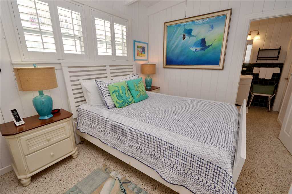 Beachfront Dream 4 Bedroom Gulf Front Gas Grill WiFi Sleeps 8 House / Cottage rental in St. Pete Beach House Rentals in St. Pete Beach Florida - #12