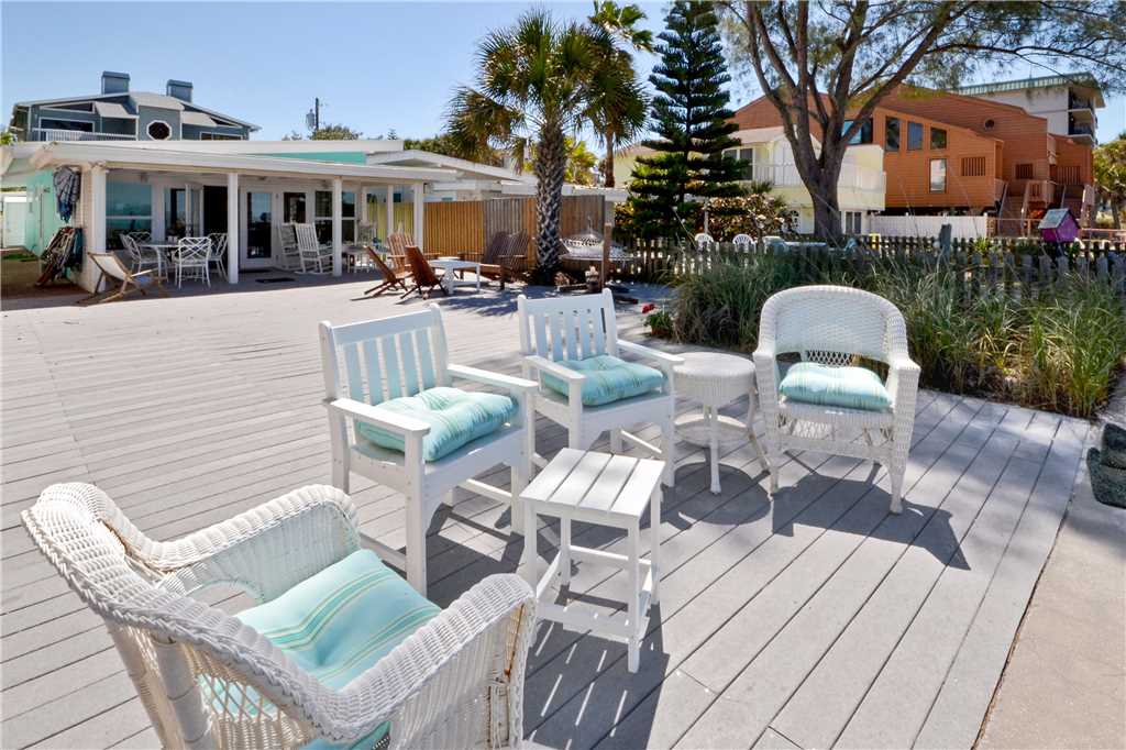 Beachfront Dream 4 Bedroom Gulf Front Gas Grill WiFi Sleeps 8 House / Cottage rental in St. Pete Beach House Rentals in St. Pete Beach Florida - #26