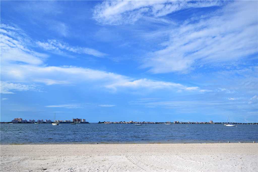 Starfish Cottage 2 Bedroom Walk to Beach Pet Friendly WiFi Sleeps 4 House / Cottage rental in St. Pete Beach House Rentals in St. Pete Beach Florida - #3