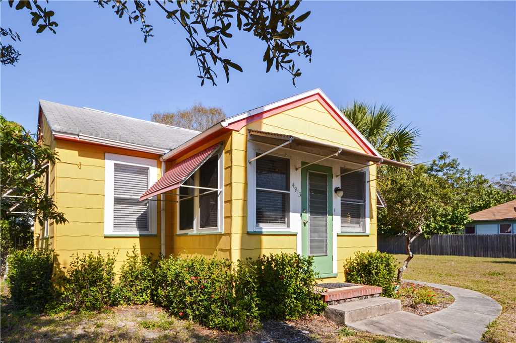 Starfish Cottage 2 Bedroom Walk to Beach Pet Friendly WiFi Sleeps 4 House / Cottage rental in St. Pete Beach House Rentals in St. Pete Beach Florida - #29
