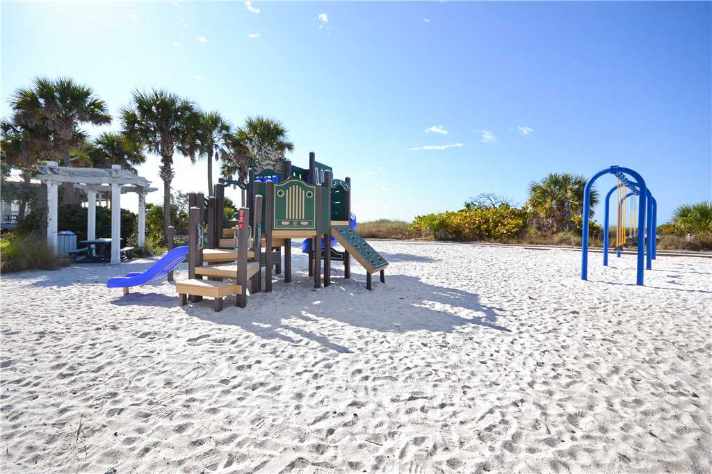Sunset Beach House 2 Bedroom Gulf View WiFi Dog Friendly Sleeps 6 House / Cottage rental in St. Pete Beach House Rentals in St. Pete Beach Florida - #16