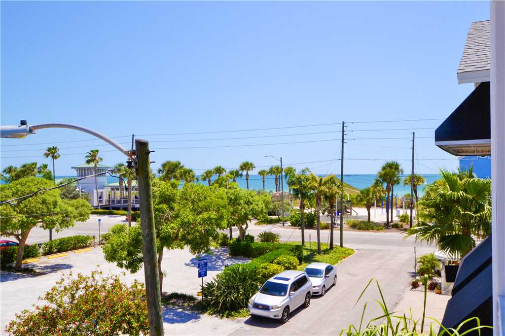 Sunset Beach House 2 Bedroom Gulf View WiFi Dog Friendly Sleeps 6 House / Cottage rental in St. Pete Beach House Rentals in St. Pete Beach Florida - #17