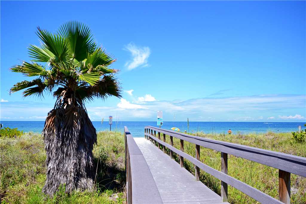 Sunset Beach House 2 Bedroom Gulf View WiFi Dog Friendly Sleeps 6 House / Cottage rental in St. Pete Beach House Rentals in St. Pete Beach Florida - #24