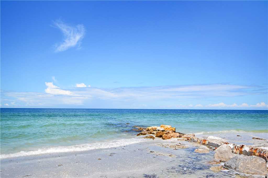 Sunset Beach House 2 Bedroom Gulf View WiFi Dog Friendly Sleeps 6 House / Cottage rental in St. Pete Beach House Rentals in St. Pete Beach Florida - #26